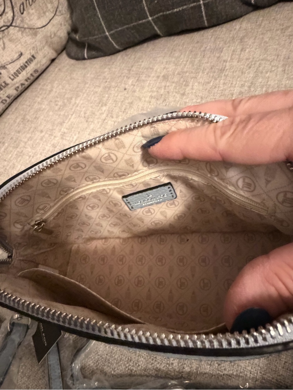 London Fog Light Blue Pebbled Dome Crossbody with Silver Hardware - Picture 3 of 5